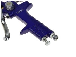 (obrázek pro) Stříkací pistole HVLP s manometrem, nádobkou 0,6l, tryskou 1,4mm a odlučovačem vody GEKO