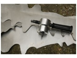 (obrázek pro) Prostřihovač plechu do ruční vrtačky GEKO