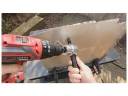 (obrázek pro) Prostřihovač plechu do ruční vrtačky GEKO