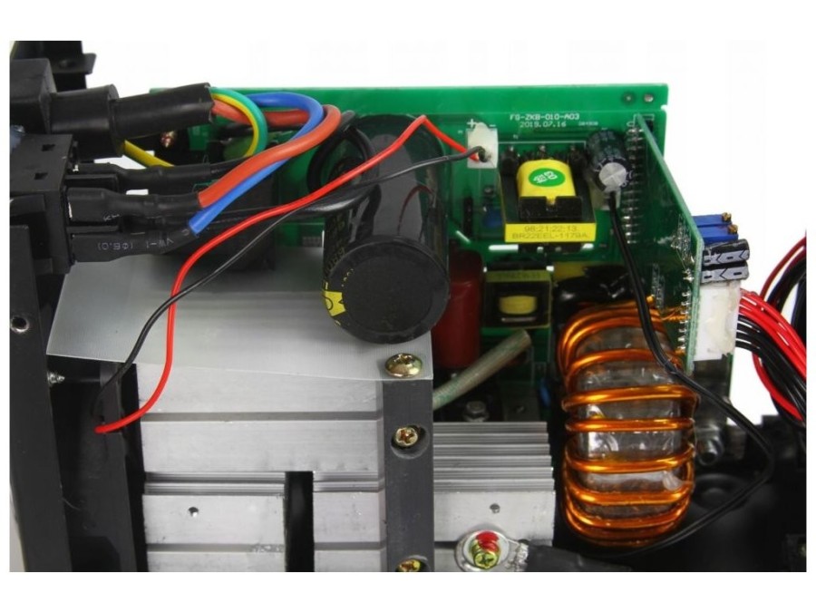 (obrázek pro) Digitální invertorová nabíječka baterií s funkcí start 12/24V 400A BJC PROFI